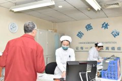 放疗用放射线烧死癌细胞没有手术切掉那么直接但也很直观